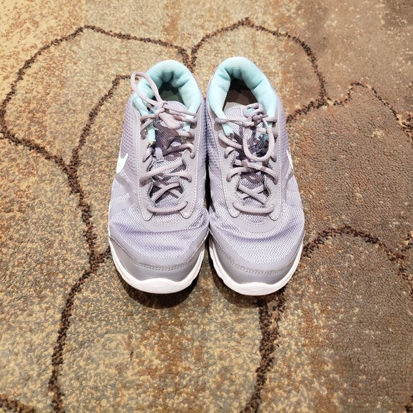 NIKE Shoes - Picture 2 of 3